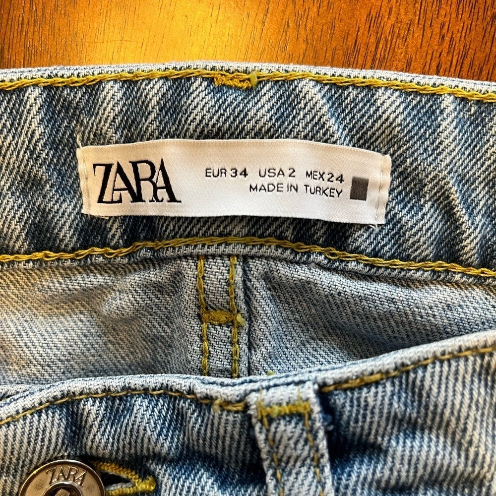 Zara Classic Blue Denim Women's Shorts size 2 - Picture 4 of 6